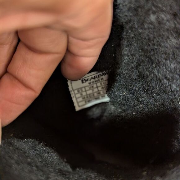 Bearpaw Size 9 Black Emma Short Genuine Sheepskin Lined Boots - Picture 8 of 9